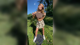 Watch Sky Bri Outdoor Pussy Fingering Video Leaked For Free