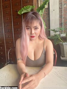 Bee zawanyaa nuevas fotos desnudas filtradas de OnlyFans