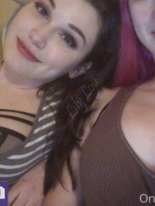 莉莉·卢泄露的OnlyFans裸照和视频