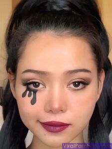 Bella Poarch'un seksi yakın çekim fotoğrafları