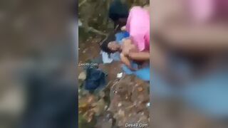 Andhra country girl was naked in the forest and also made her MMS
 Indian Video