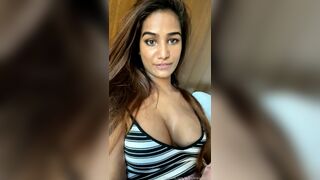 Poonampandeytv Super Hot Indian Shows Her Nipple Leaked OnlyFans Video