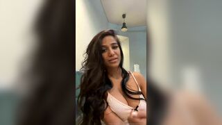 Poonam Pandey Indian Beauty Teasing In The Morning OnlyFans Video