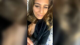 Poonam Pandey Lusty Babe Talking to Her Fans Onlyfans Video