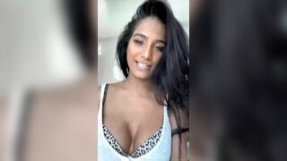 Poonam Pandey Big Tity Indian Live Leaked Onlyfans Video