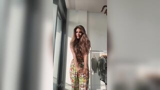 Poonam Pandey Indian Beauty Dancing Topless Naked While Talking Onlyfans Video