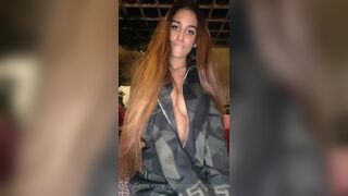 Poonam Pandey Exposed Her Curvy Tits While Talking to Her Fans Onlyfans Video