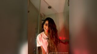 Poonam Pandey Indian Slut Teasing Her Big Tits in Disco Light Onlyfans Video