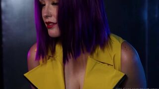 Meg Turney’s Faye Valentine Naked Cosplay Video