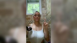 Blonde Nerdy Squeezing and Teasing Her Massive Boobs While Naked in Bathtub Live Video