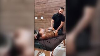 Lays Peace nude receiving massage and being masturbated by the guy