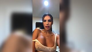 Malejandraq Gets Exposed her Amazing Curvy Figure While Dancing in Live Onlyfans Video