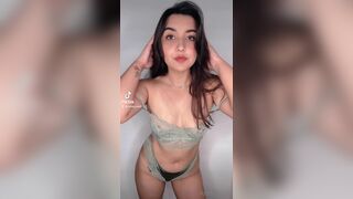 AndyyTok Beautiful Girl Teasing With Tits Leaked TikTok Video