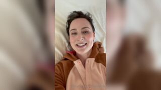 Onlyisla Naughty Milf Shows Her Perfect Tits While Talking to Fans Onlyfans Video