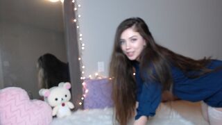 lilcanadiangirl Beauty Slowly Sitting on a Dildo till Gets Wet Onlyfans Video