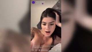 Thaissa Fit Squeezes her Booty While Topless Naked on Bed Video