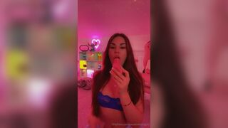 Lauren Alexis Sucking Dildo While Teasing Nipples Onlyfans Video