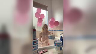 Msfiiire Puts Icing All Over Her Nude Body Onlyfans Video