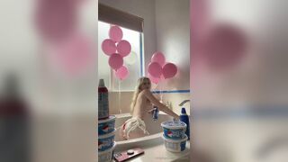 Msfiiire Puts Icing All Over Her Nude Body Onlyfans Video