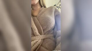 Heidi Grey Rubbing Her Shaved Pussy And Touching Nipples Till Orgasm Video