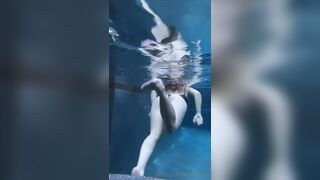 Amanda Cerny Topless Pool Strip Onlyfans Video