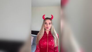 Bethanylilya Teasing Curvy Ass And Natural Boobs In Red Lingerie Onlyfans Video