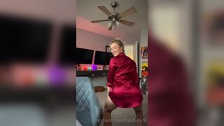 Heidi-jo-fit Blonde Thot Twerk Dance in Hot Nightdress Onlyfans Video