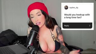 Willow Lay Big Titty Beauty Talking to Her Fans in Live Stream Video