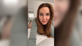 Marina Valmont Exposed Her hairy Pussy and Tits While Naked in Bathtub Live Video