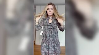 Dinglederper Young Blonde Exposed her Amazing Figure While Try on Haul Onlyfans Video