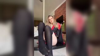 Psycho_gummy Teasing Her Clean Feet While Wearing Lingerie Onlyfans Video