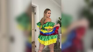 Stallionshit Shows her Curvy Ass While Dancing in Hot Dress Onlyfans Video