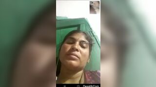 Sister-in-law showed boobs on video call, boy hit her fist
 Indian Video