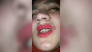 Mohsin kisses Lahore hijabi Arfa Khalajan
 Indian Video