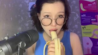 LEZZY BUNNY ASMR SUCKING & LICKING BANANA