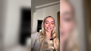 Lindseypelas Takes off her Cloths to Shows Big Natural Tits While Talking to her Fans Video