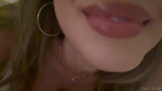 That1iggirl Teases Her Juicy Nipples While Dirty Talking Leaked Video