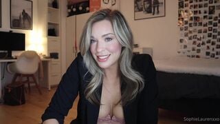 SophieLaurenxxo Blonde Milf Gets Curvy Tits Exposed While Talking to her Fans in Live Onlyfans Video