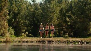 Amazing Cortney Palm nude, Lexi Atkins hot, Rachel Melvin hot – Zombeavers (2014)