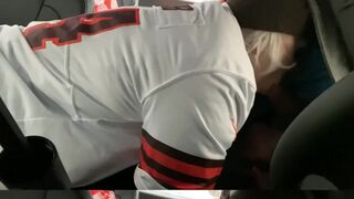 Fan Gets a blowjob while Tailgating