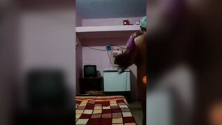 Aunty’s post bath bedroom nude video
 Indian Video