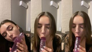 Brunette Beauty Enjoy Sucking Big Dildo in Live Video