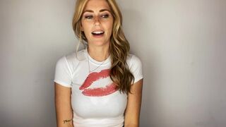 Diora Baird Takes off her Cloths and Shows Massive Tits Onlyfans Video