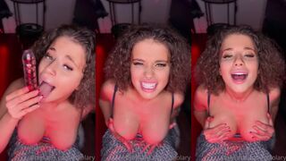 Yololary Squeezing Juicy Melons While Giving JOI Onlyfans Video