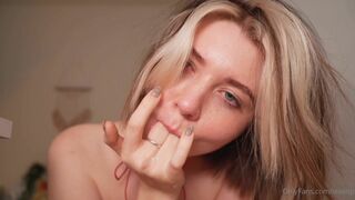 Vixenp Licking Fingers And Teasing Horny Fans Onlyfans Video