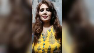 Zareen shows off her big boobs and smooth pussy with salwar kameez
 Indian Video