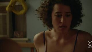 Sexy Alia Shawkat, Ilana Glazer Lesbian Scene in Broad City