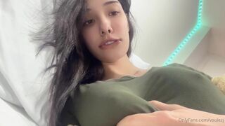 Voulezj Squeezing her Big Tits While no one at Home Onlyfans Video