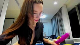 Ellieleen Having Multiple Orgasm With Fingering And Vibrating Video