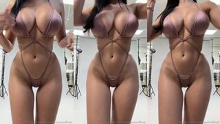 Amber Quinn Nude Tease In Sexy Bikini Onlyfans Video